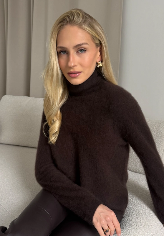 elin_brown1.jpg